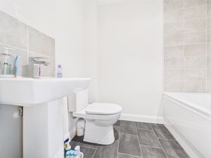 Family Bathroom- click for photo gallery